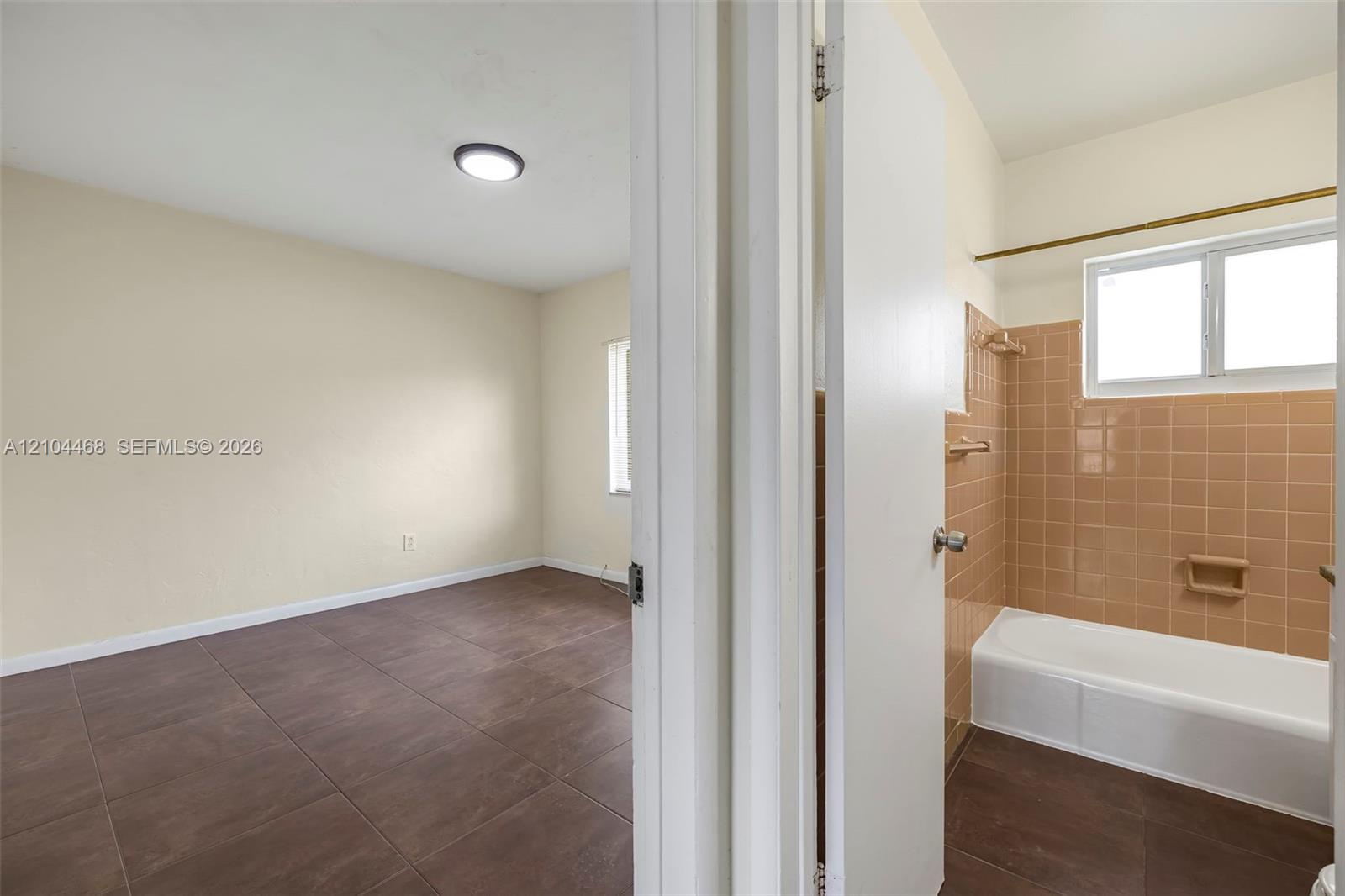 520 Ne 82nd Terrace 9 Property Photo 11
