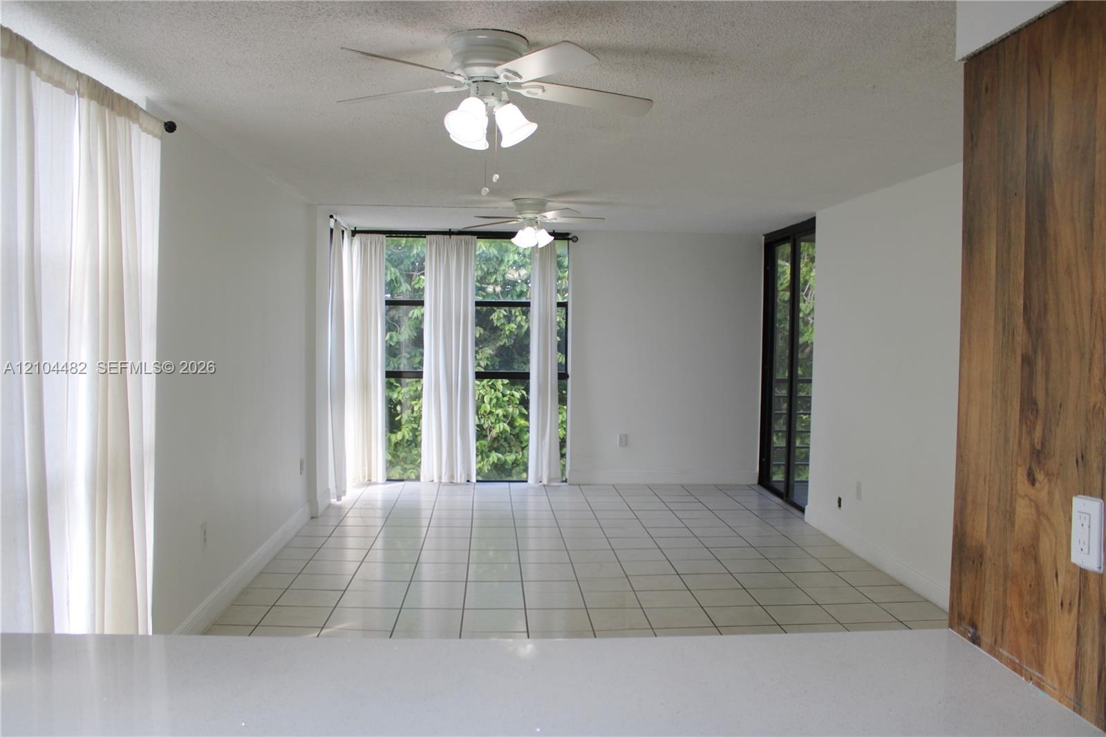 18000 Nw 68th Avenue 409a Property Photo 2