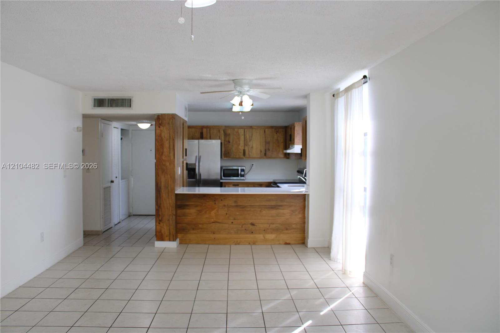 18000 Nw 68th Avenue 409a Property Photo 5