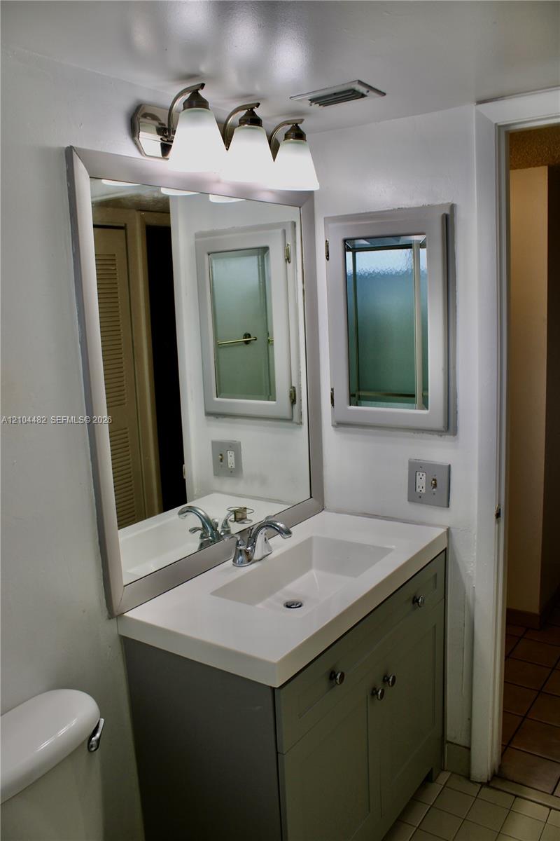 18000 Nw 68th Avenue 409a Property Photo 15