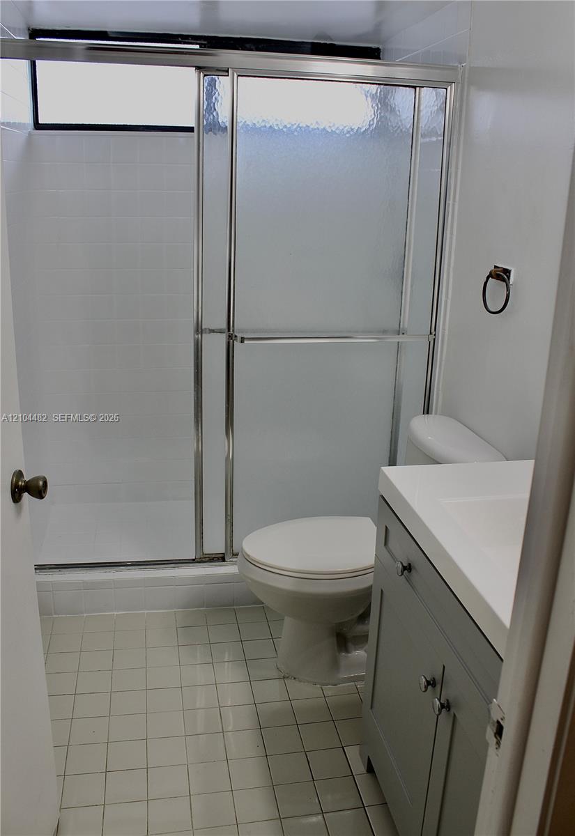 18000 Nw 68th Avenue 409a Property Photo 16