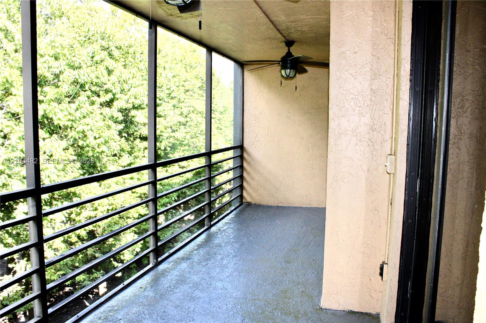 18000 Nw 68th Avenue 409a Property Photo 17