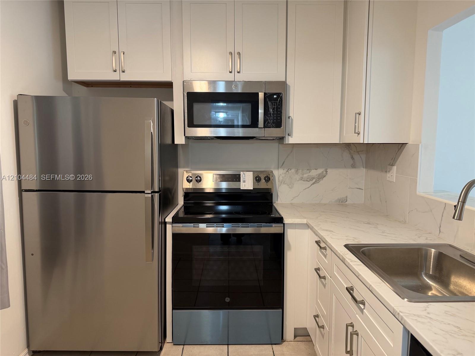 5001 W Oakland Park Boulevard 305 Property Photo 1