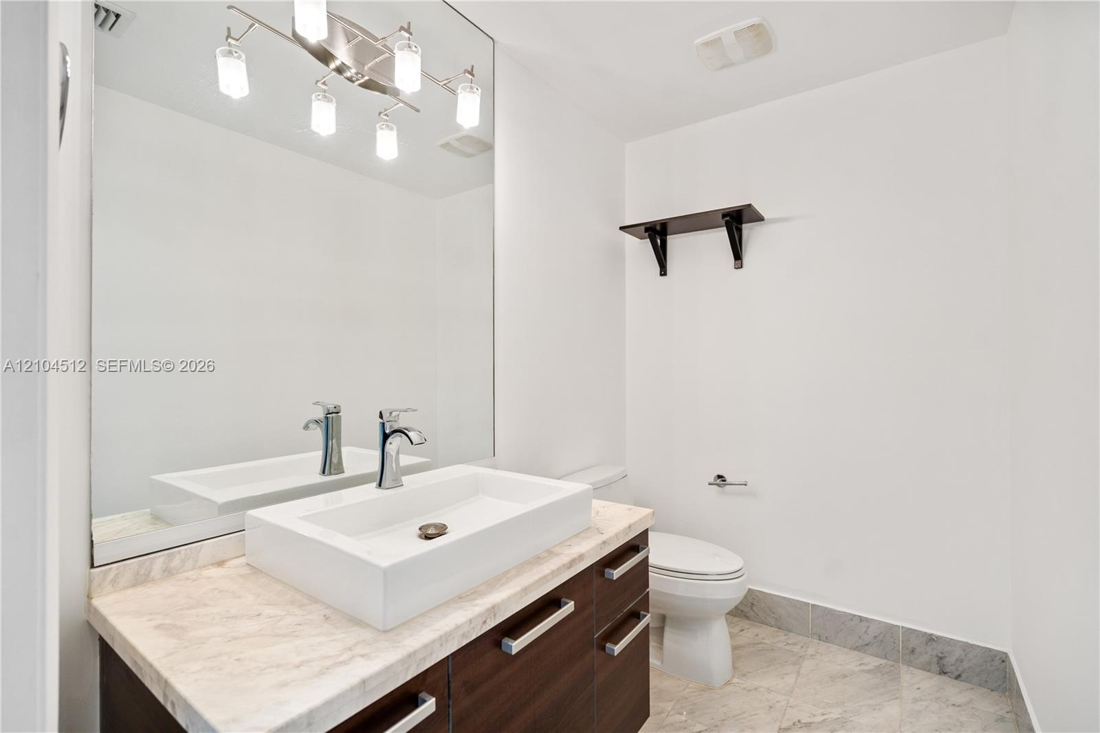 253 Ne 2nd Street 424 Property Photo 15