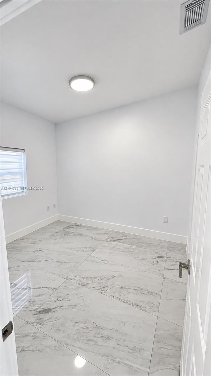 7001 W 35th Avenue Property Photo 8