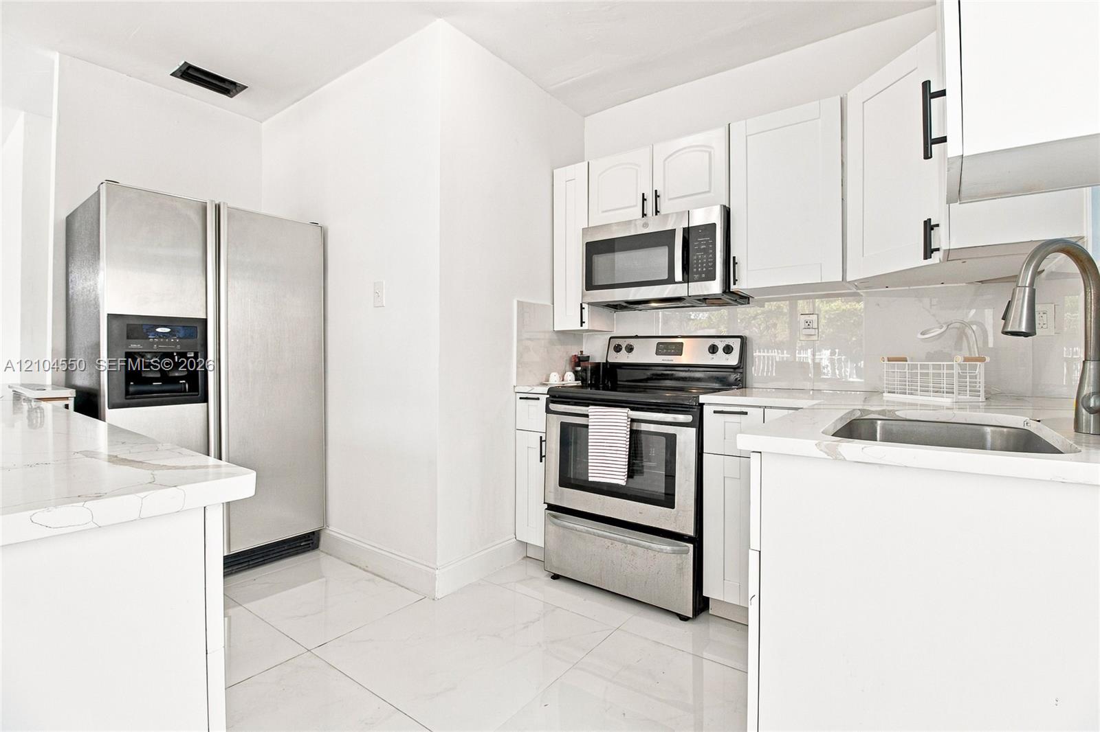 2932 Nw 58th Street Property Photo 17