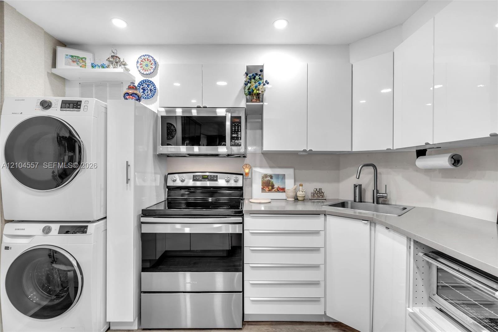 2333 Brickell Avenue 1808 Property Photo 8