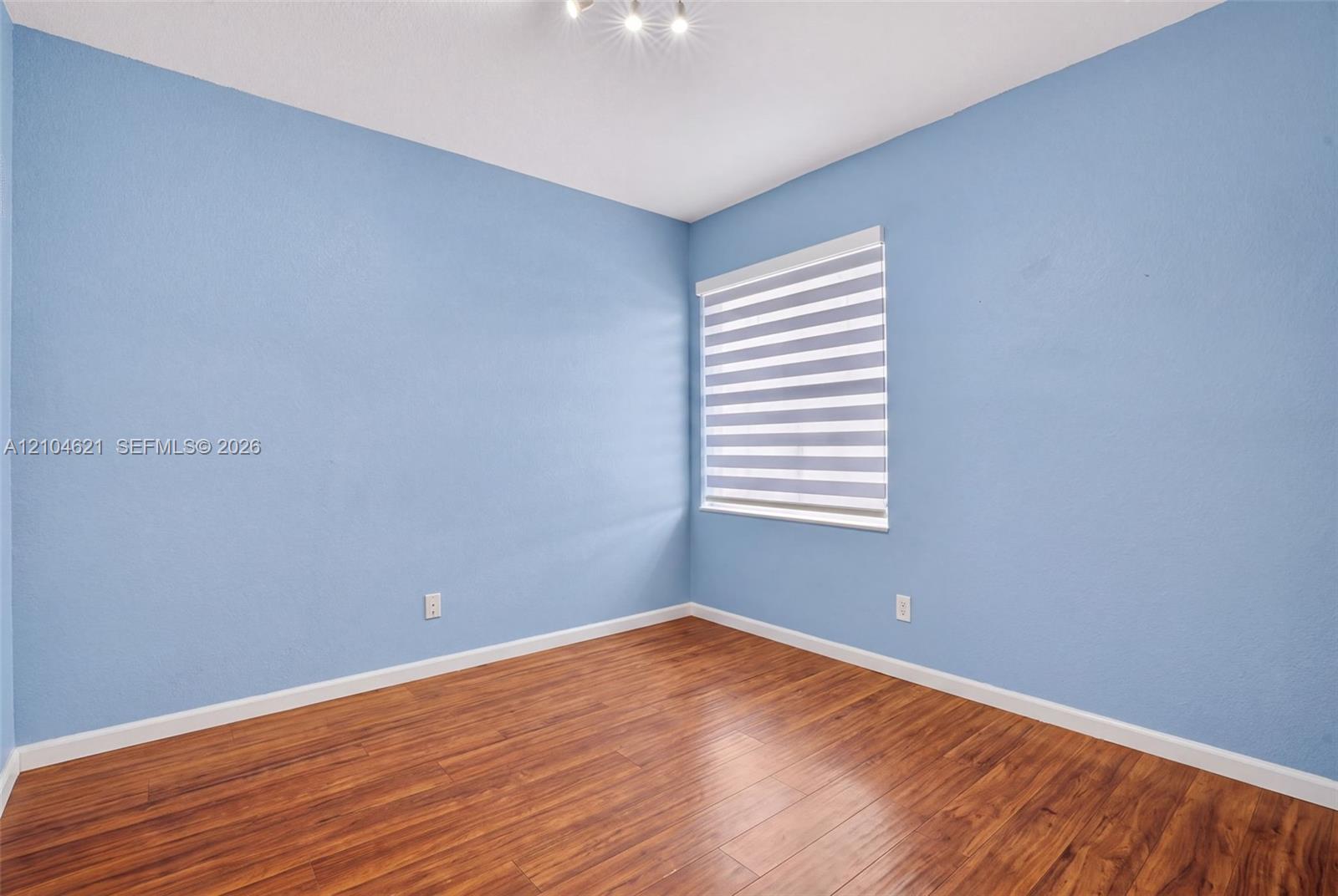 1490 Ne 33rd Road 104-18 Property Photo 26