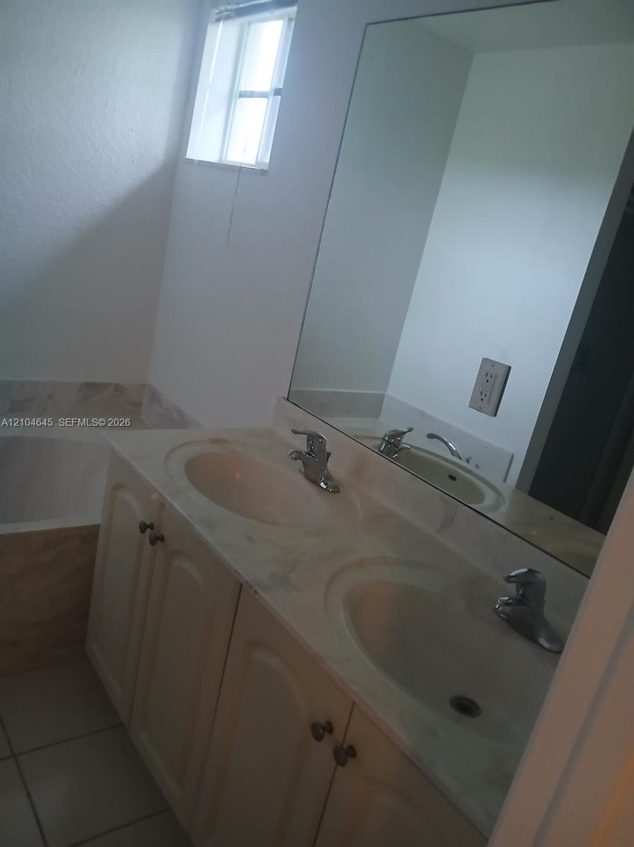 1937 Sw 60th Terrace Property Photo 13
