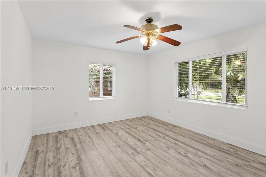 305 Nw 111th Street Property Photo 8