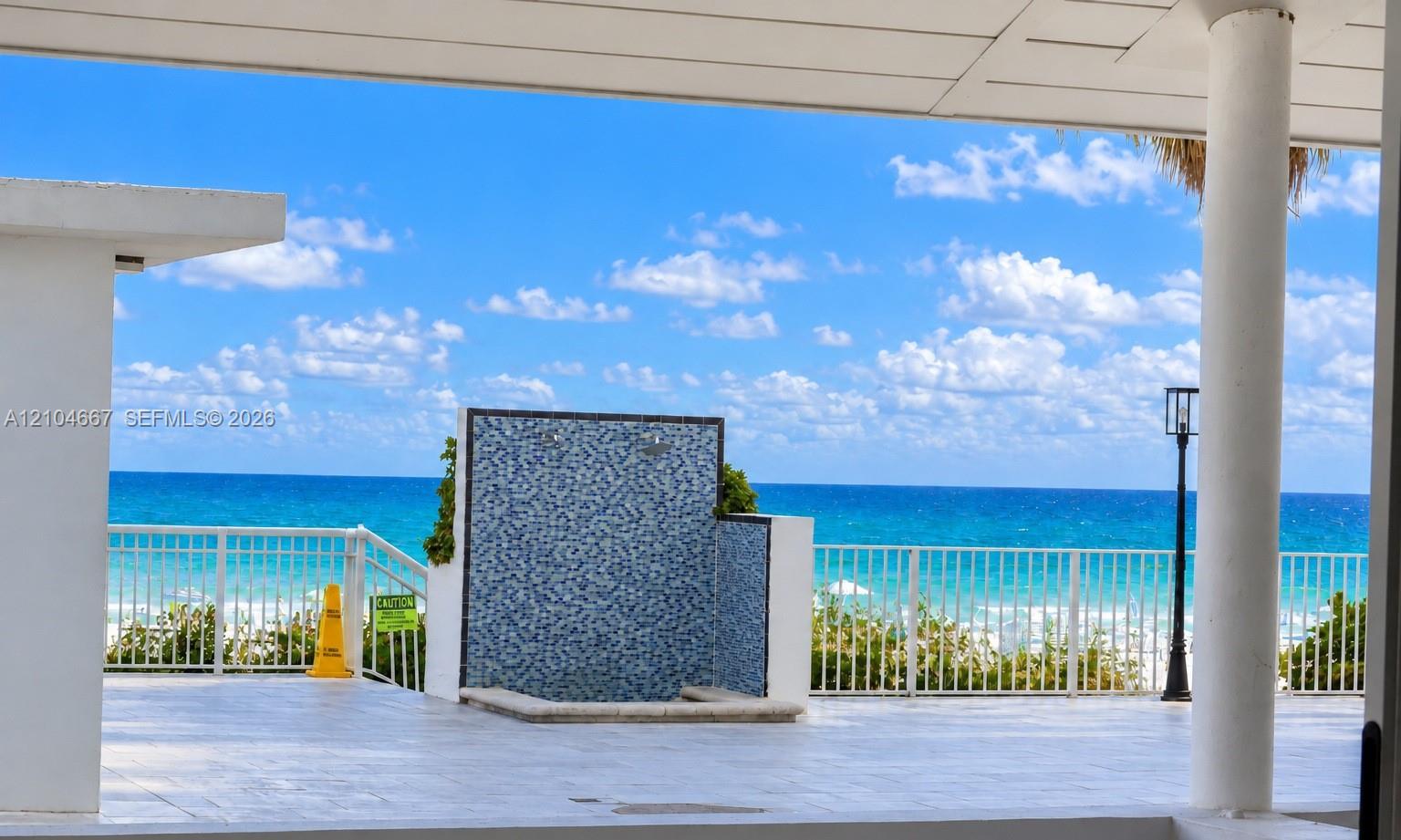 5601 Collins Avenue M1 Property Photo 3