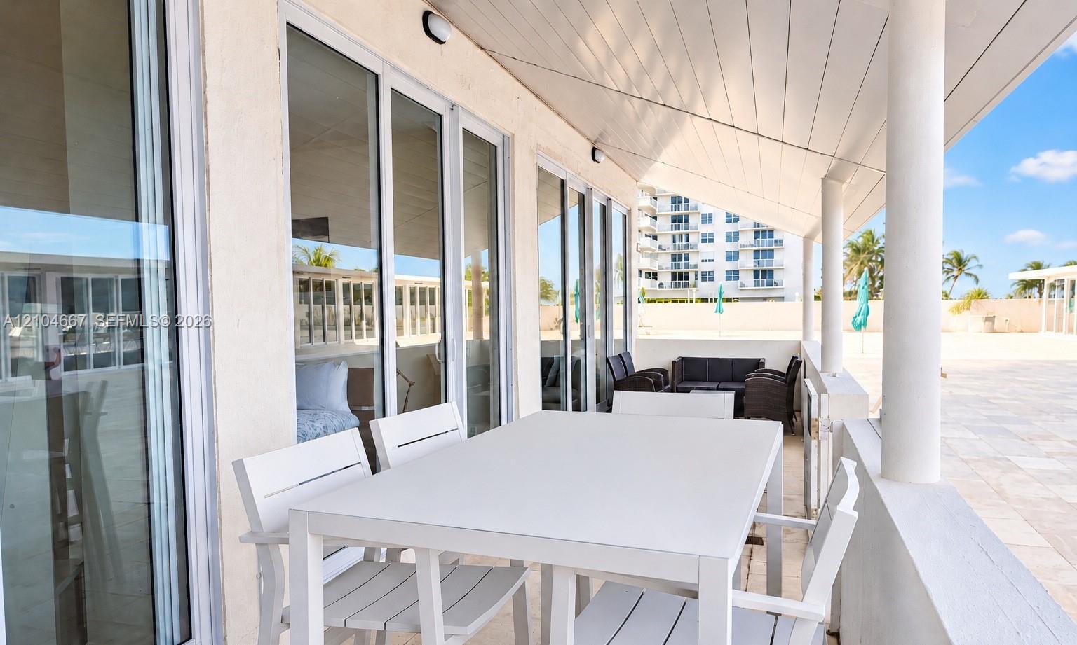 5601 Collins Avenue M1 Property Photo 4