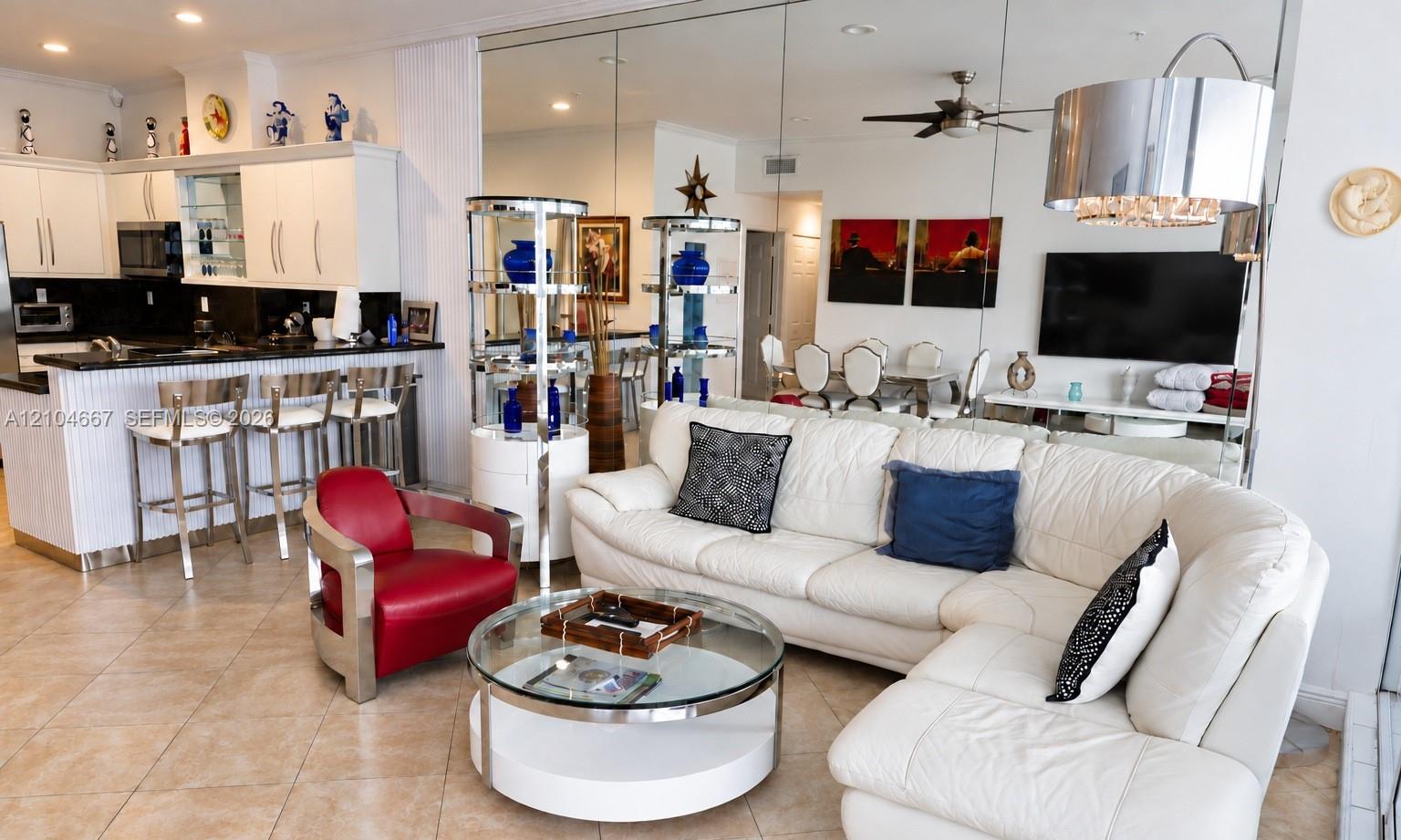 5601 Collins Avenue M1 Property Photo 5