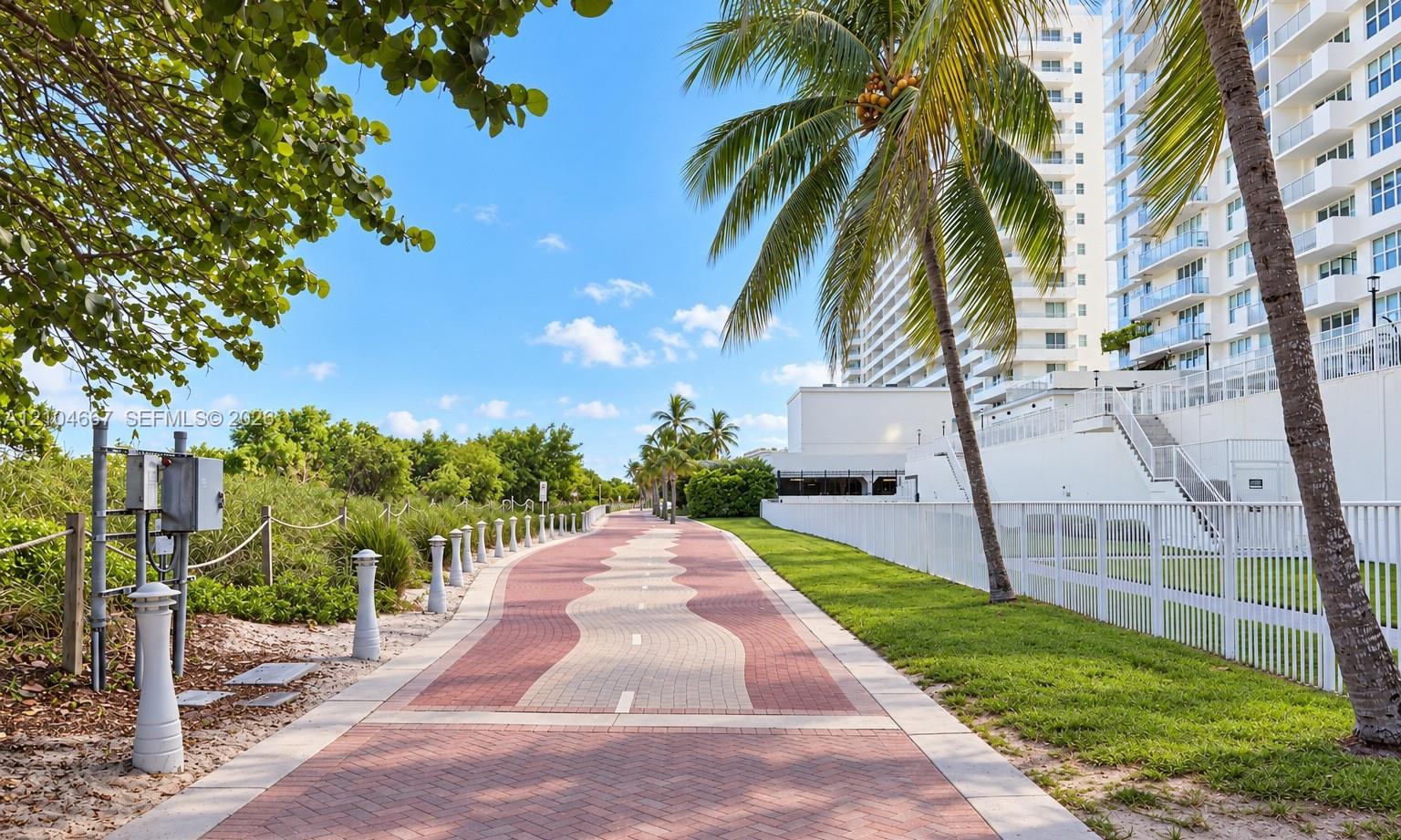 5601 Collins Avenue M1 Property Photo 19
