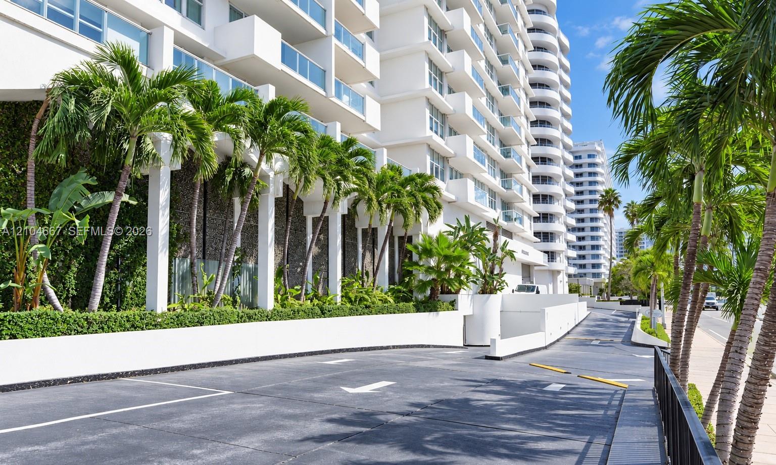 5601 Collins Avenue M1 Property Photo 22