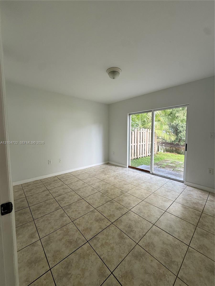 11121 Nw 89th Terrace 2109 Property Photo 3