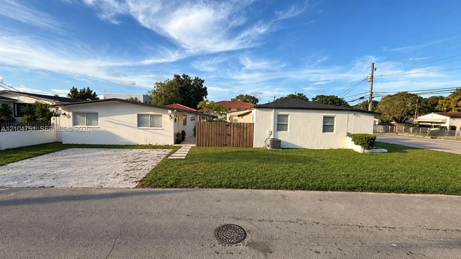 250 Nw 34th Avenue Property Photo 1