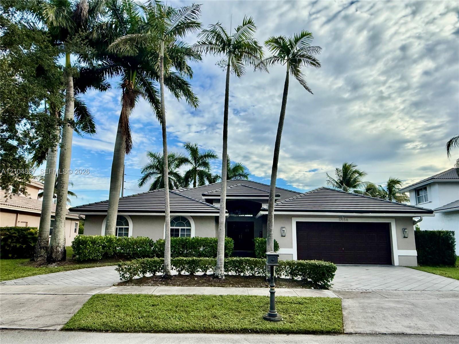 17558 Sw 13th Street Property Photo 3