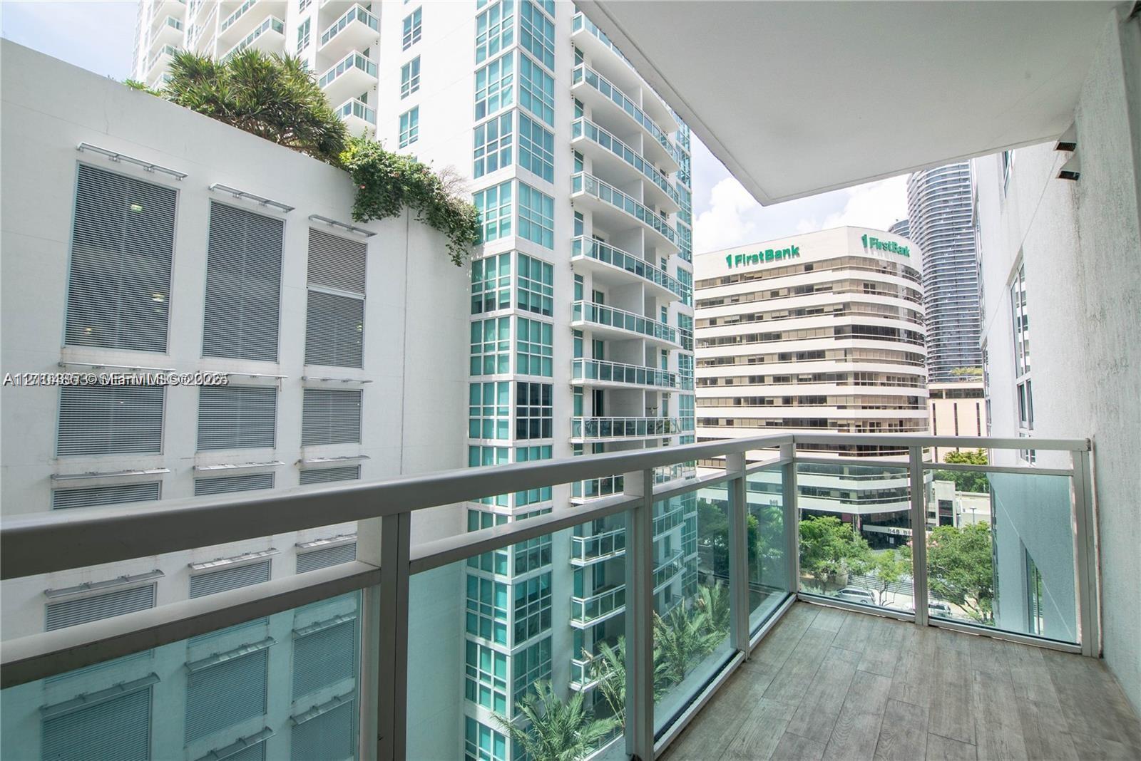950 Brickell Bay 703 Property Photo 1