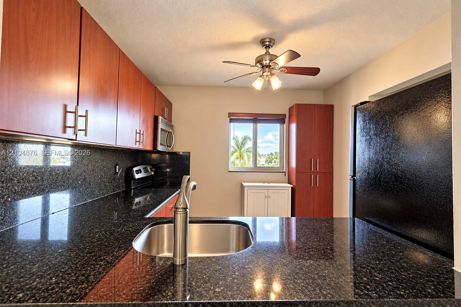 7860 Camino Real L405 Property Photo 2