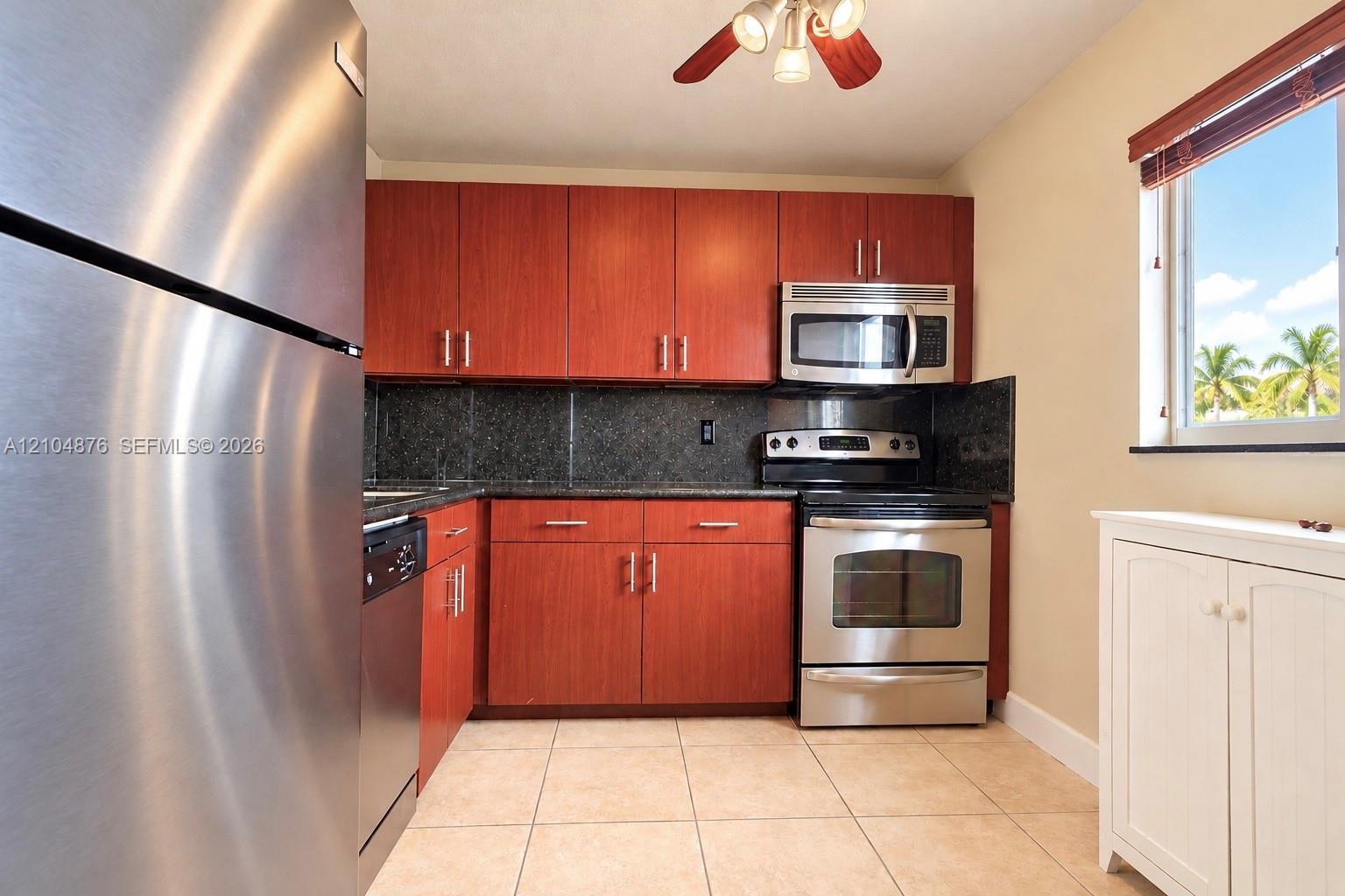 7860 Camino Real L405 Property Photo 3