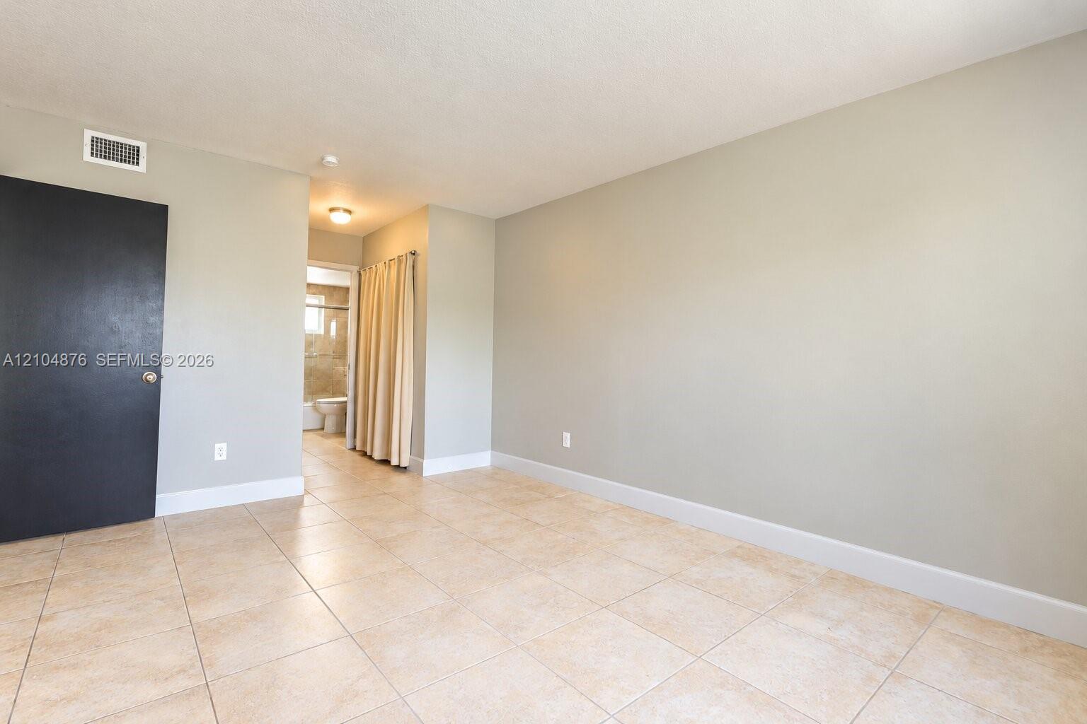 7860 Camino Real L405 Property Photo 4