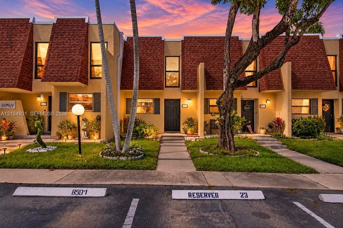 8979 Palm Tree Lane 8979 Property Photo 1