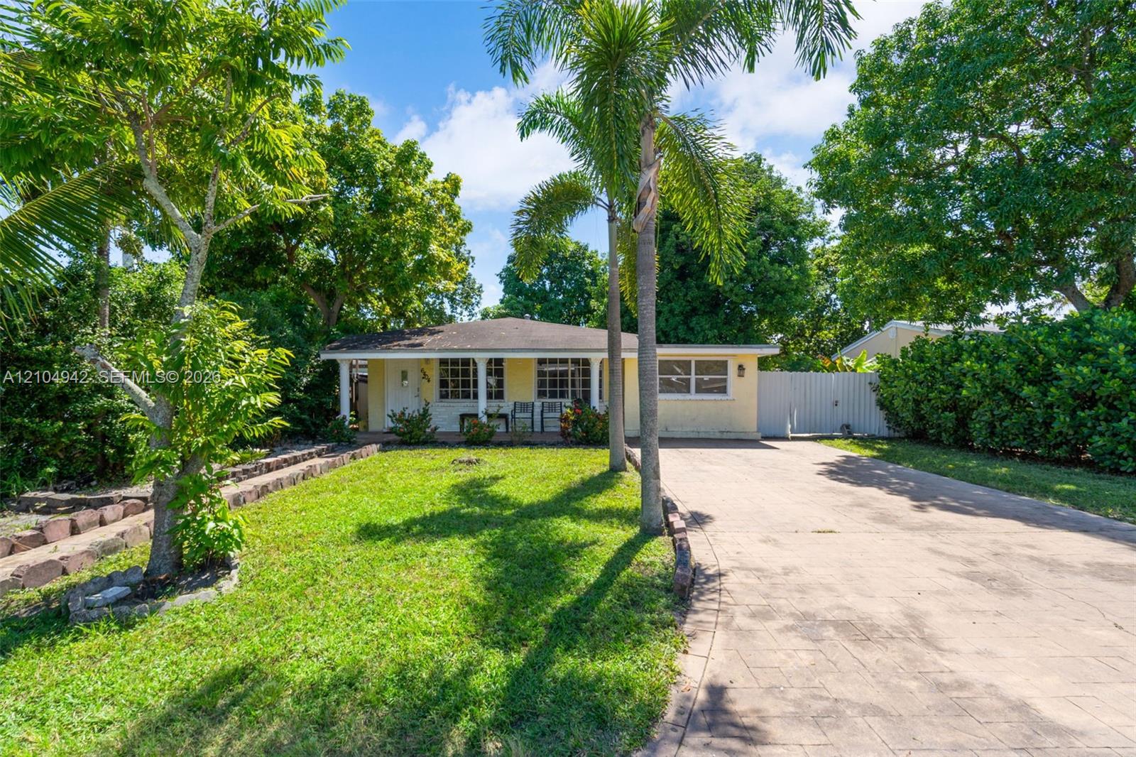 6404 Sw 22nd Street Property Photo 1