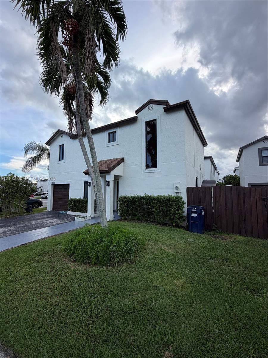 14815 SW 90th Terrace Property Photo 1