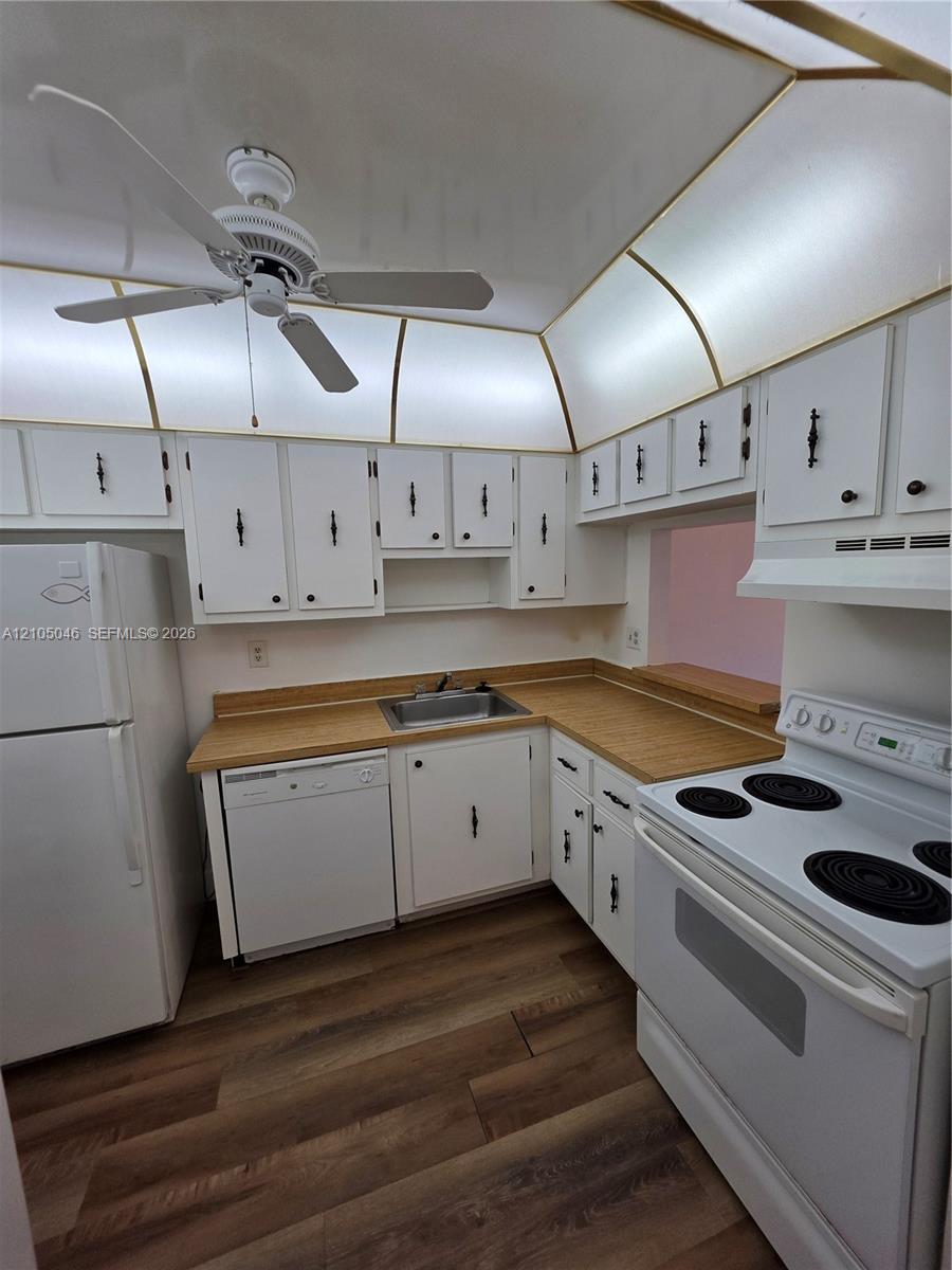 4374 NW 9th Avenue 18-3C Property Photo 1