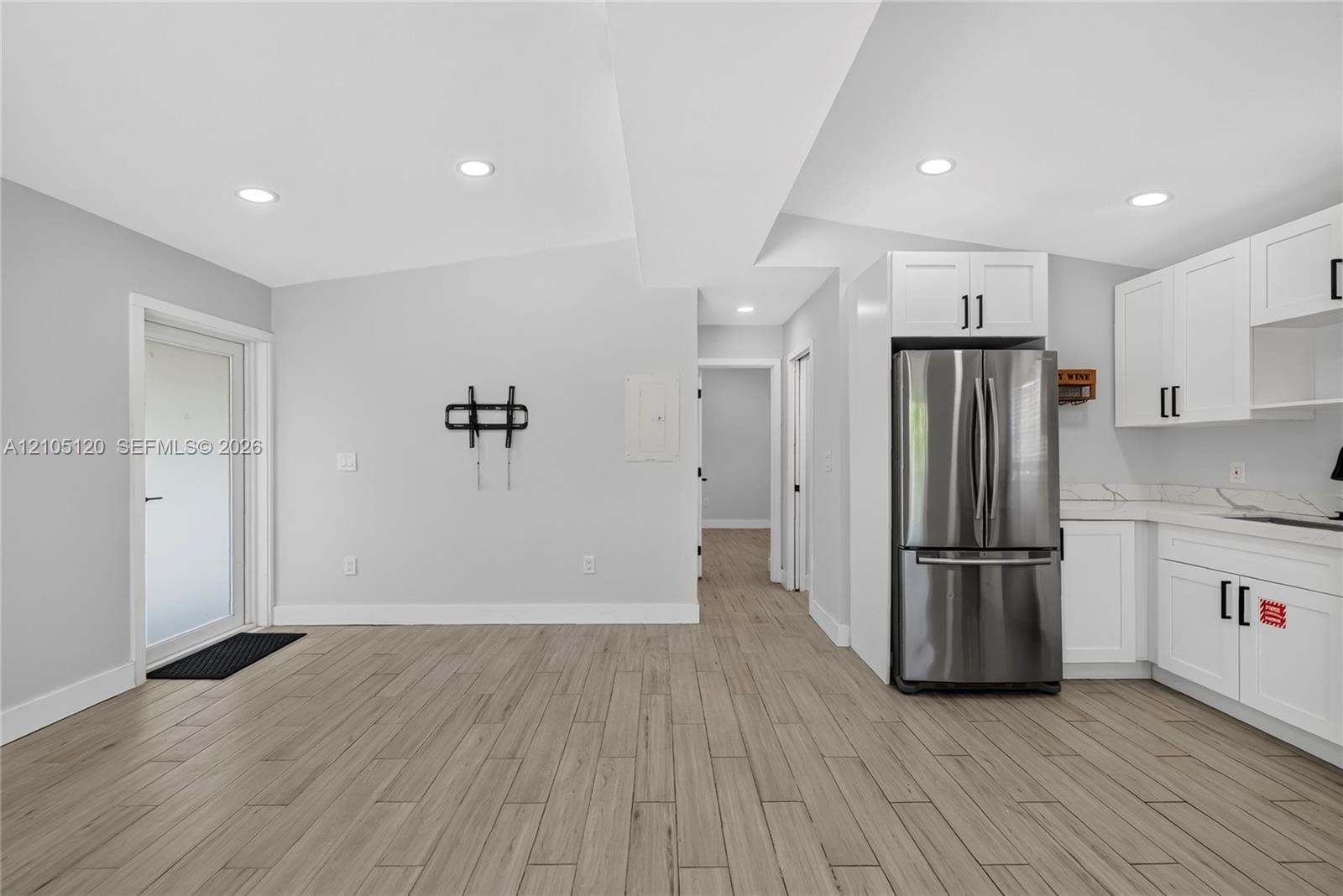 A12105120 Property Photo 7
