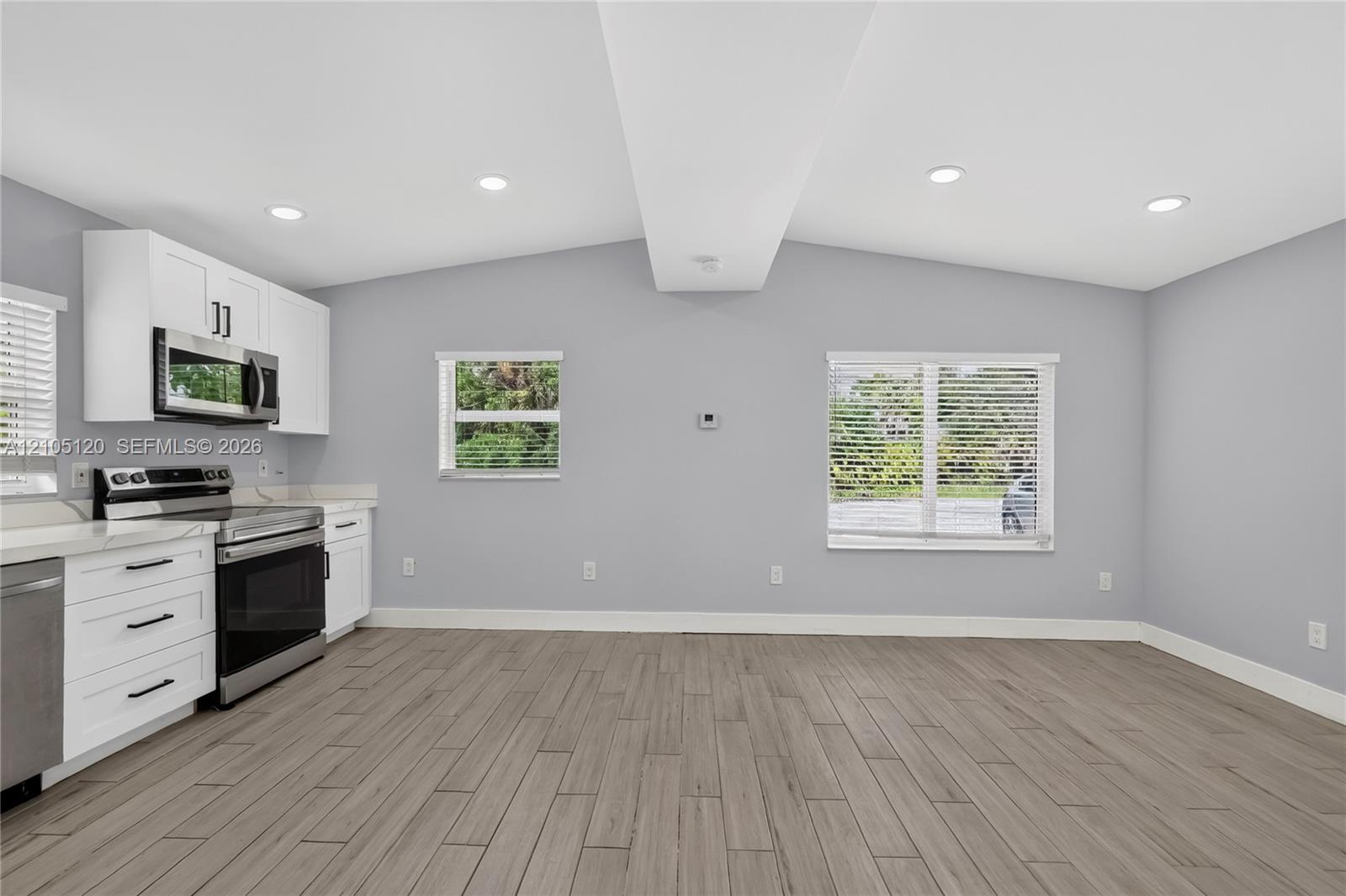 A12105120 Property Photo 9