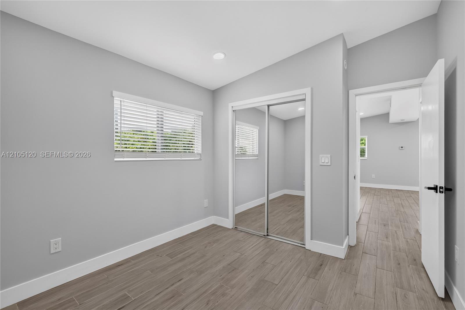 A12105120 Property Photo 14