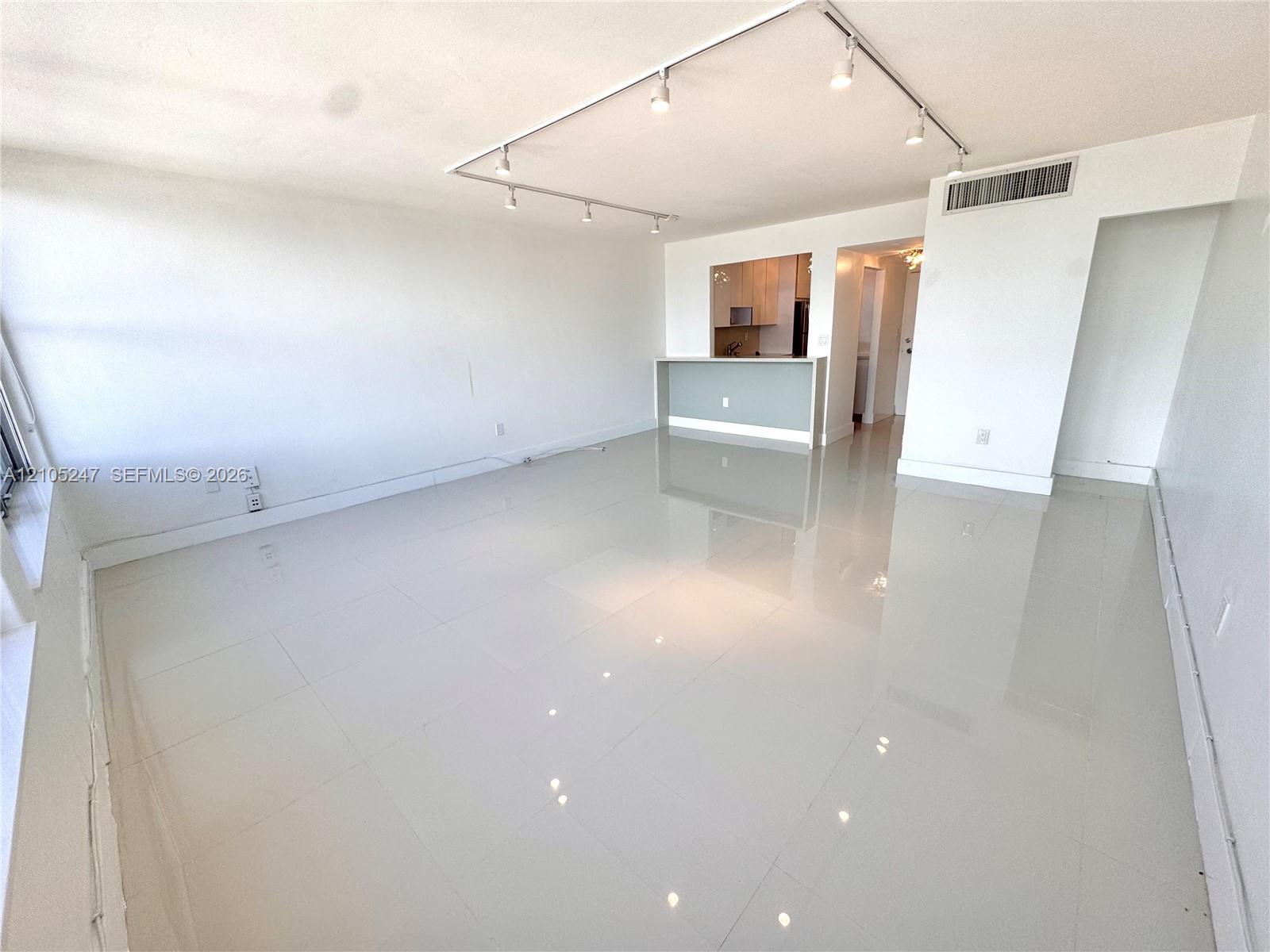 2899 Collins Avenue 904 Property Photo 8