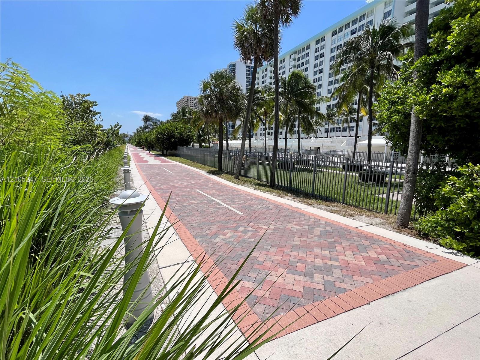 2899 Collins Avenue 904 Property Photo 17