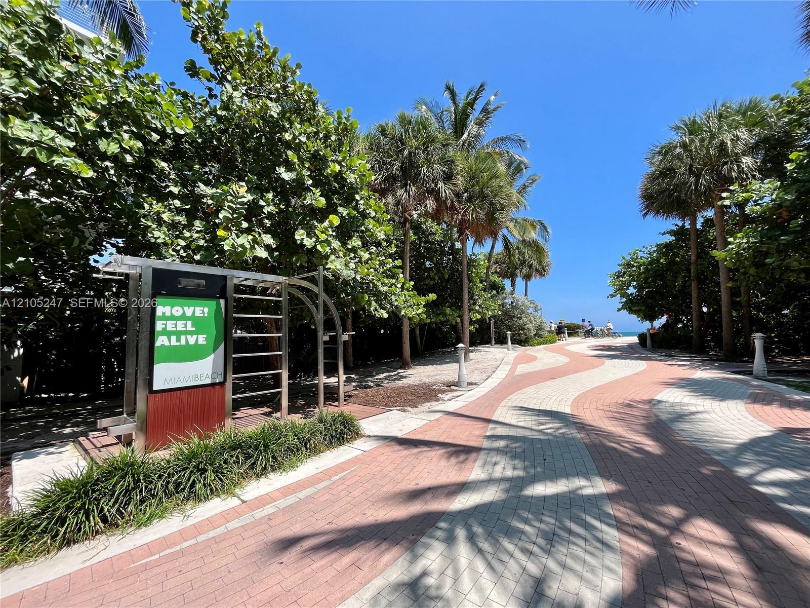 2899 Collins Avenue 904 Property Photo 18