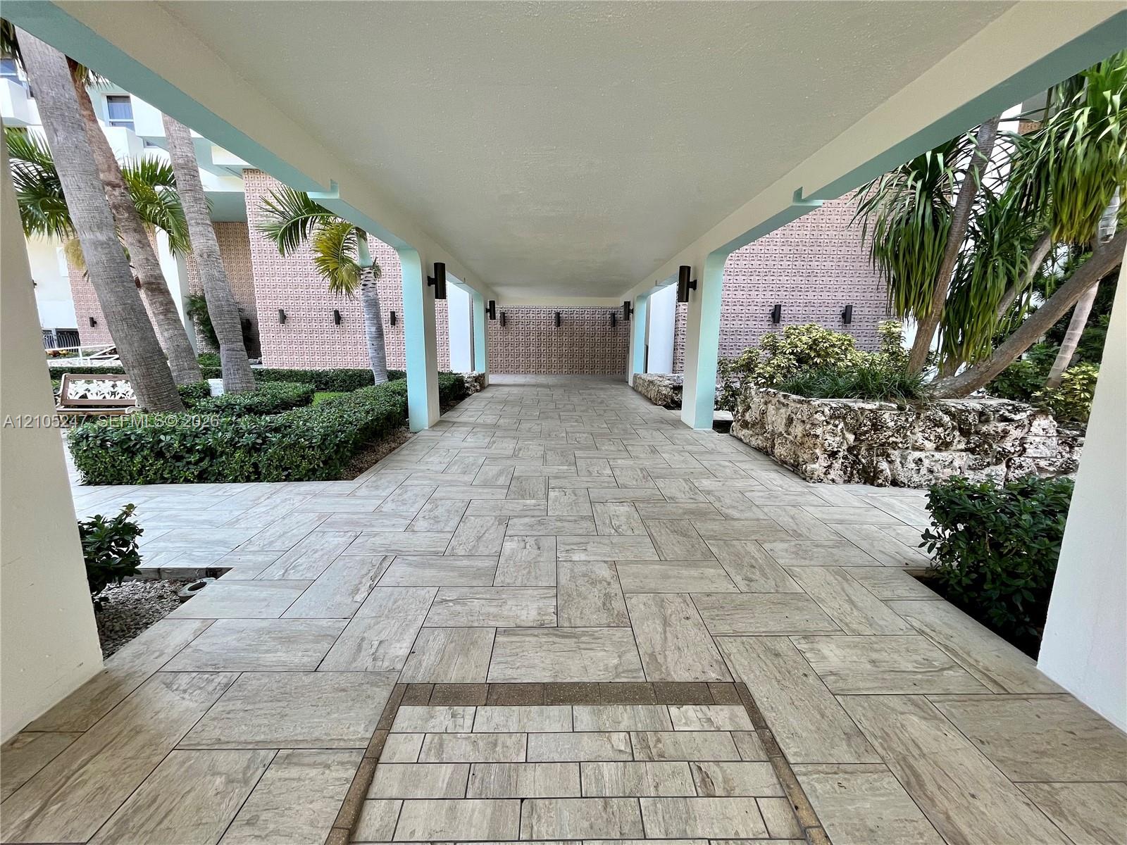 2899 Collins Avenue 904 Property Photo 22
