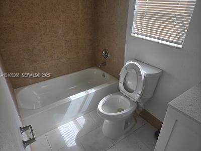 2208 Garfield Street B Property Photo 5