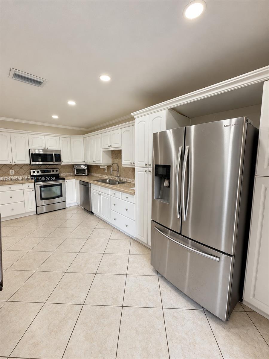 3851 Nw 110th Avenue N-s Property Photo 1