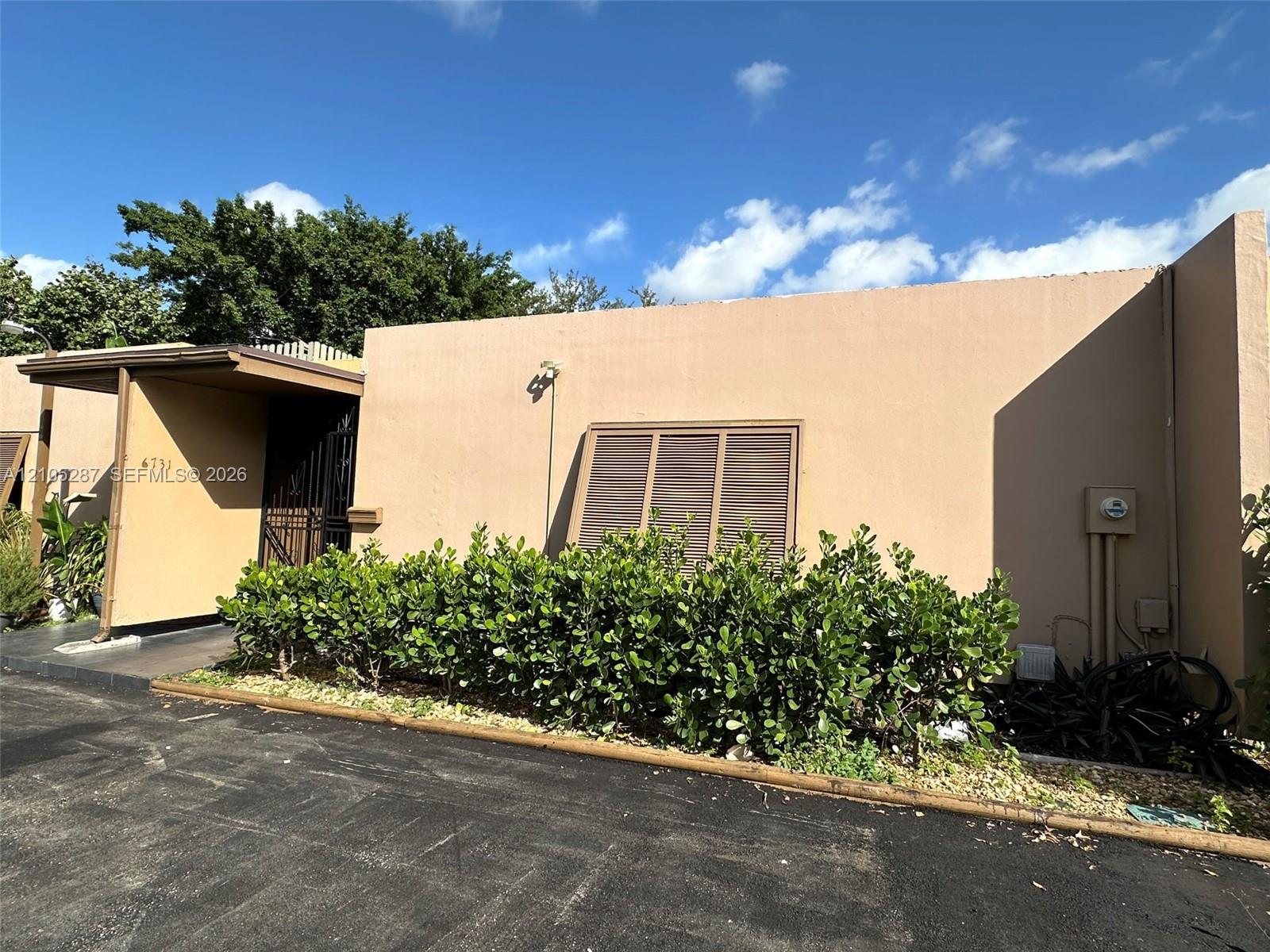 6731 Kingsmoor Way 6731 Property Photo 1