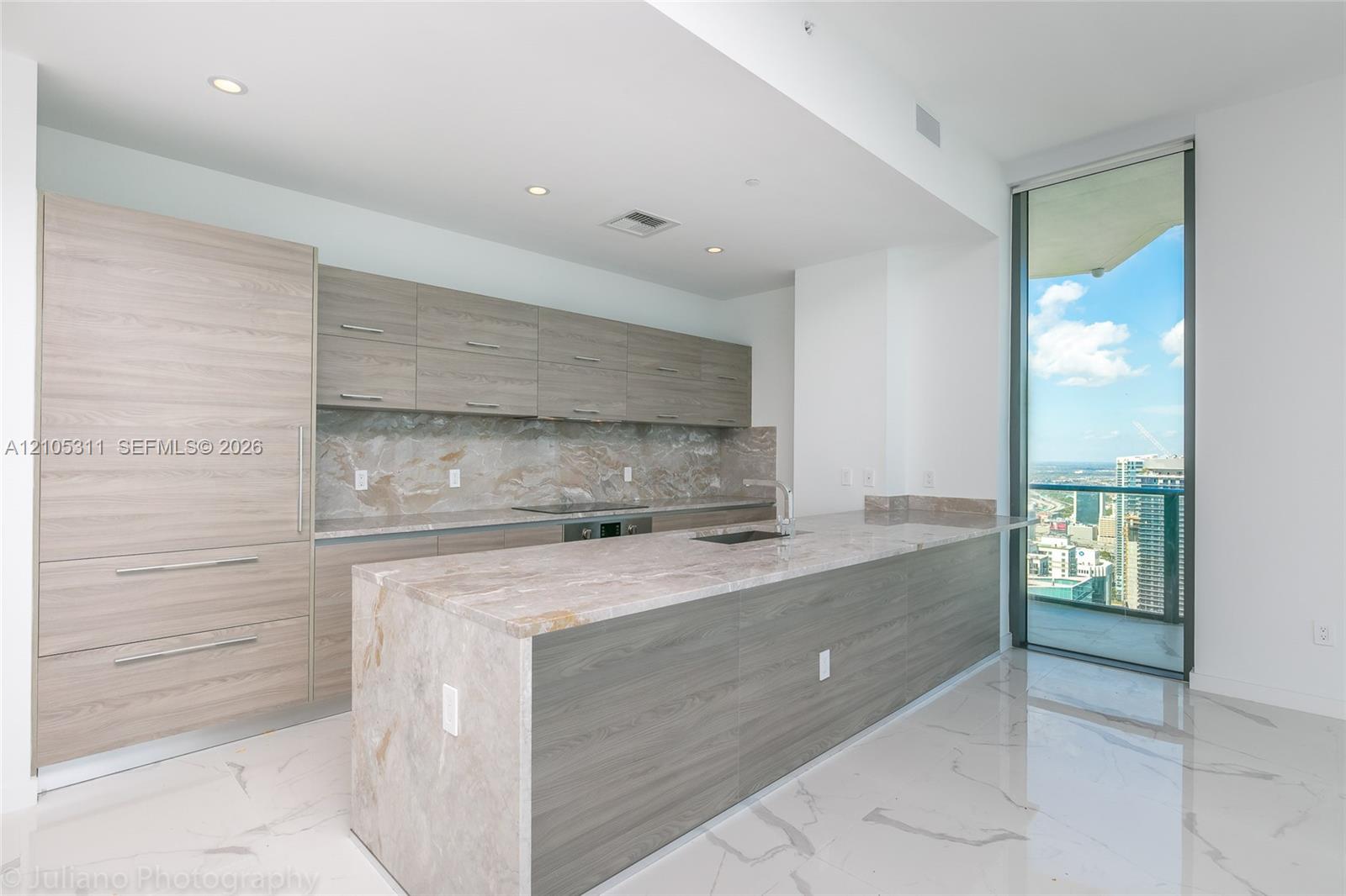 1300 S Miami Avenue Ph5101 Property Photo 3
