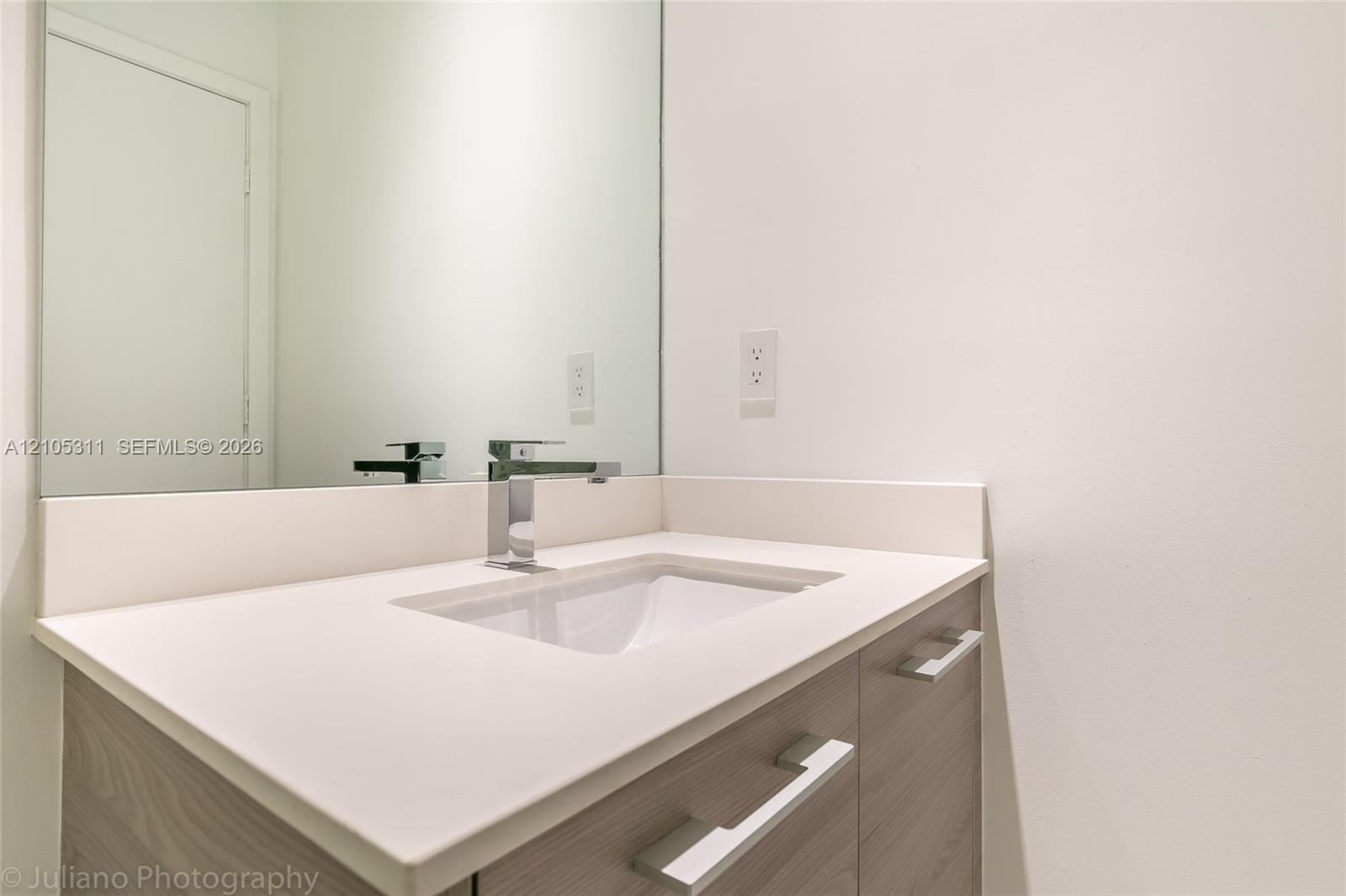 1300 S Miami Avenue Ph5101 Property Photo 17