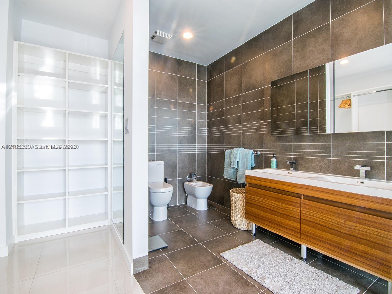 2100 Park Avenue 406 Property Photo 6