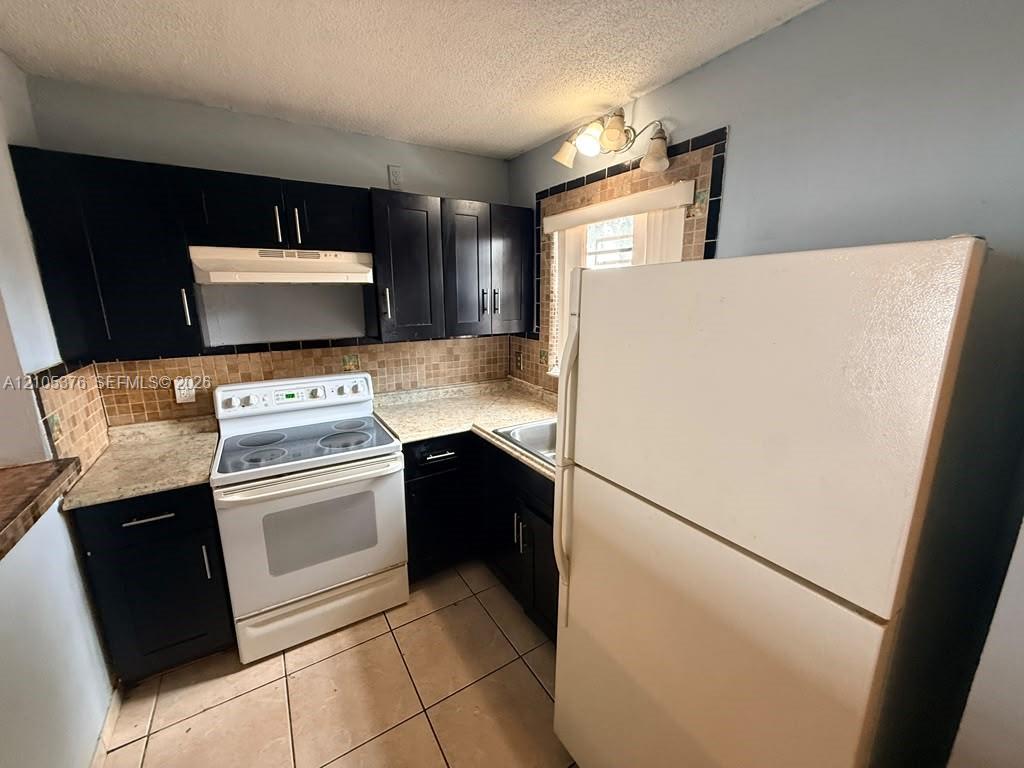2260 W 55th Street 12 Property Photo 1