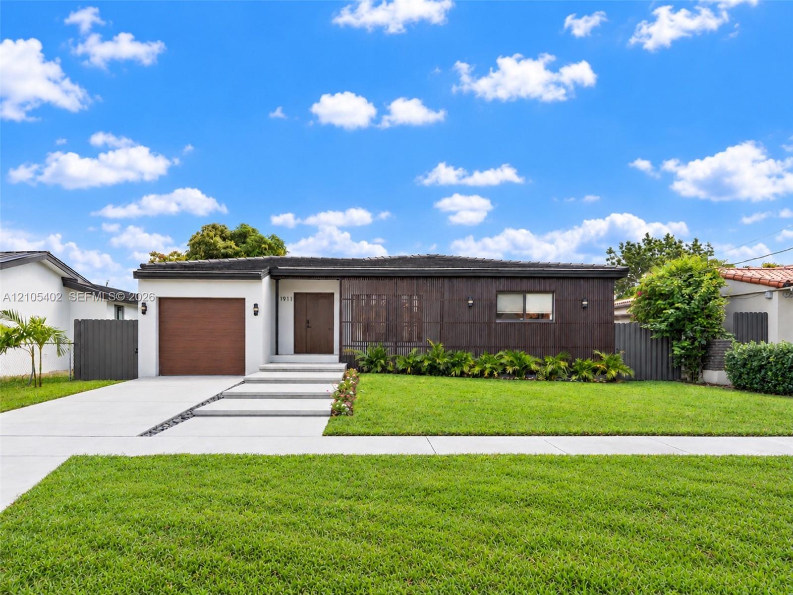 1911 Sw 18th Avenue Property Photo 1