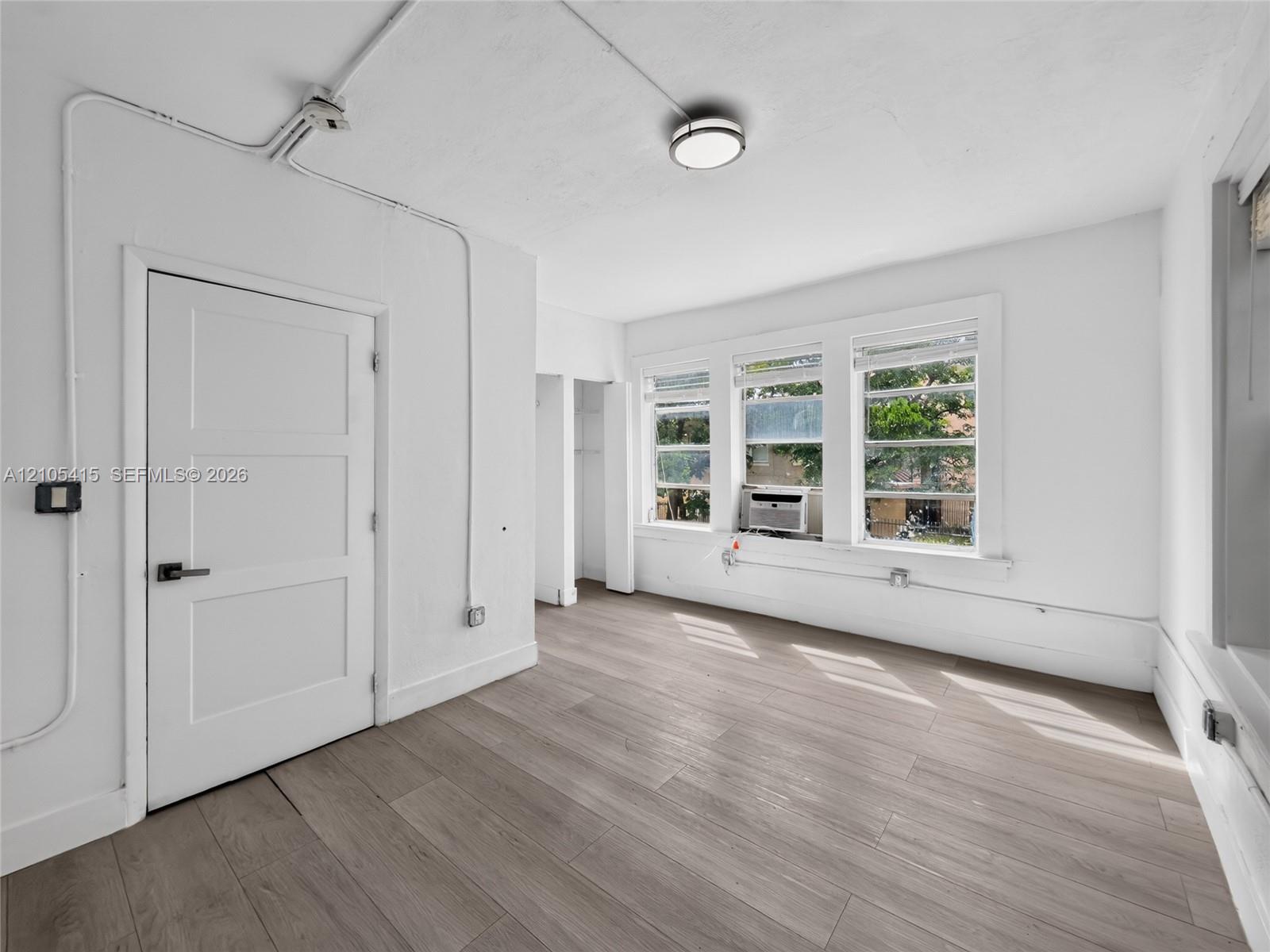 967 Sw 5th Street 11 Property Photo 4