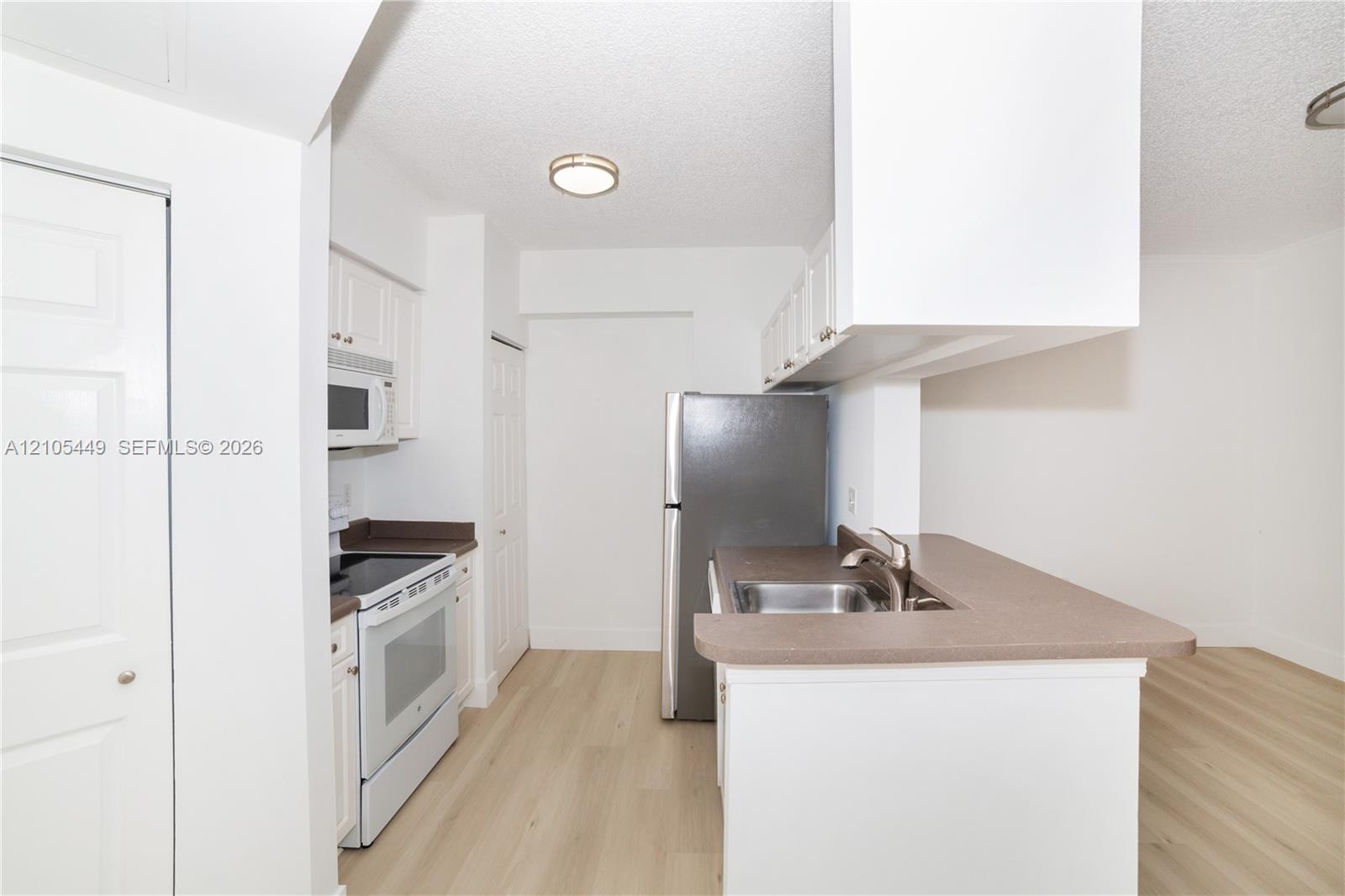 17145 N Bay Road 4203 Property Photo 6