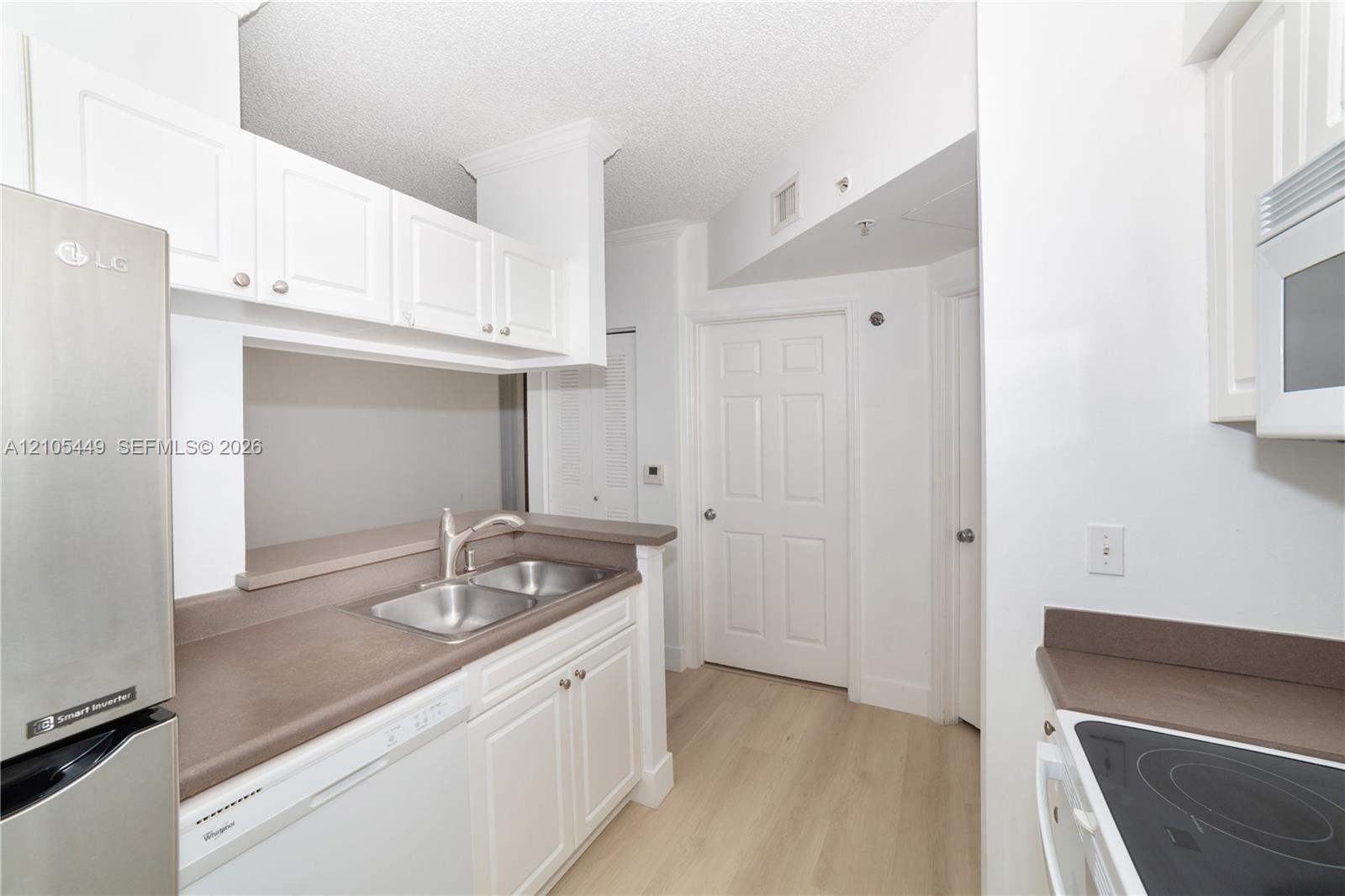 17145 N Bay Road 4203 Property Photo 8