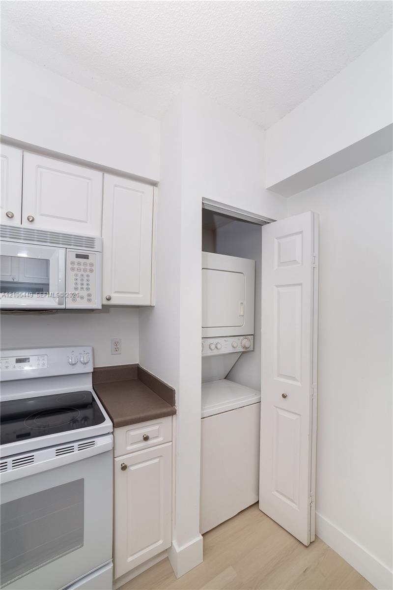 17145 N Bay Road 4203 Property Photo 12