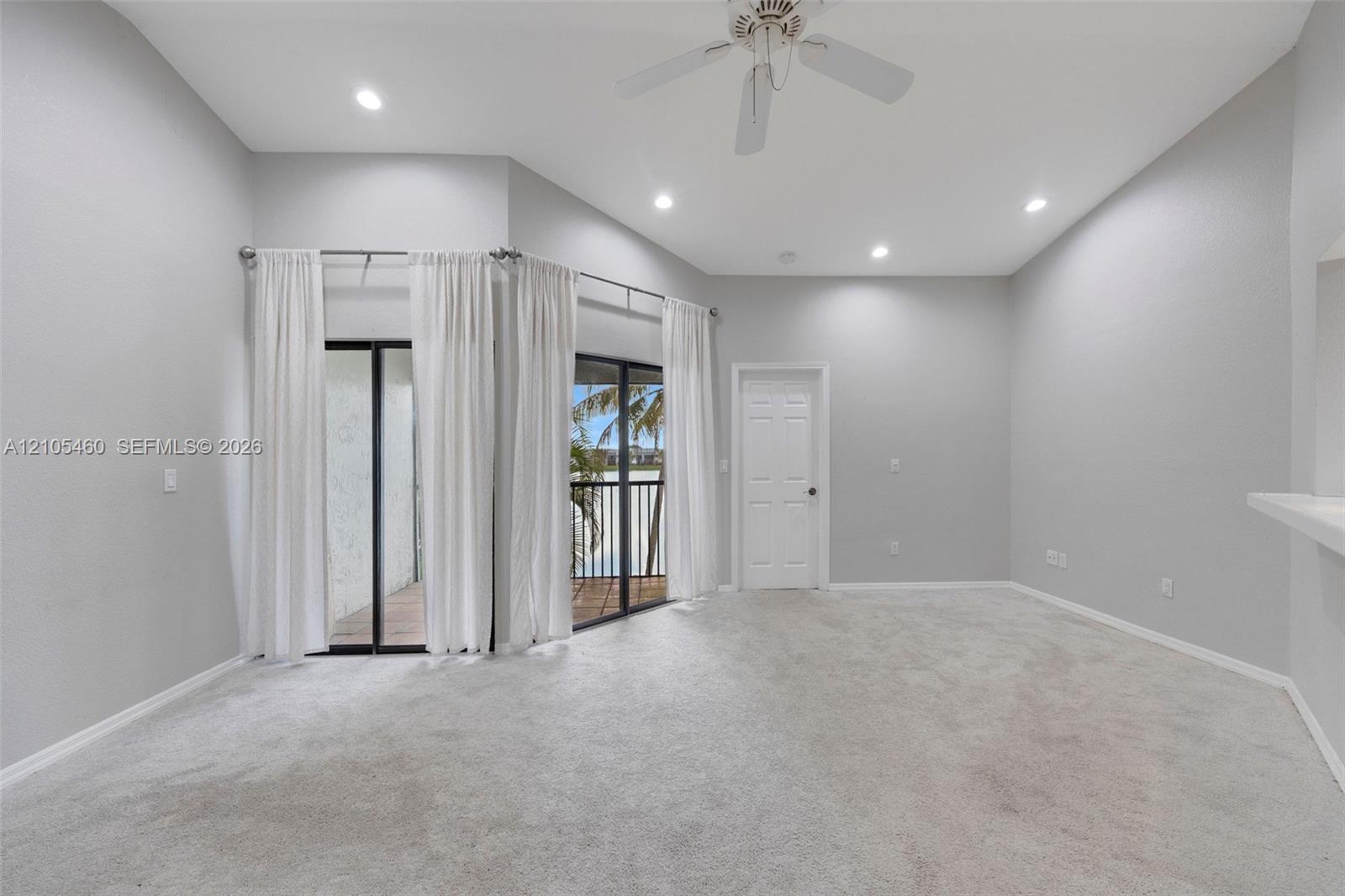 A12105460 Property Photo 4